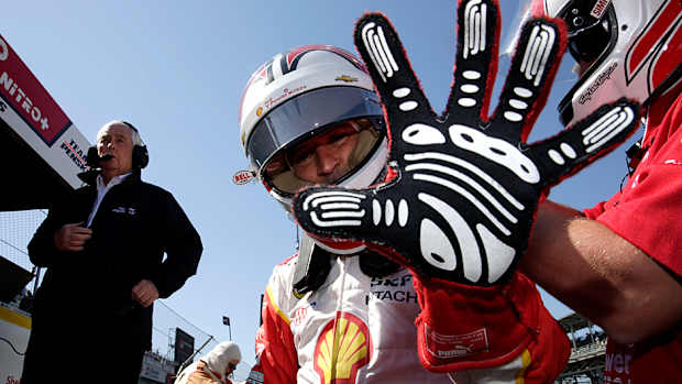 helio-castroneves-indy-500-christmas.jpg